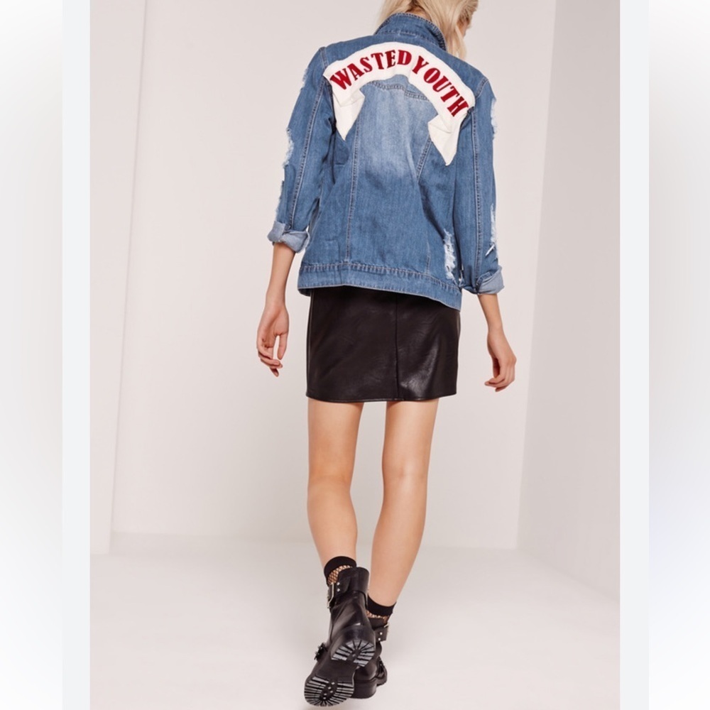 MISSGUIDED Graphic Ripped Denim Jacket Blue Size 6
